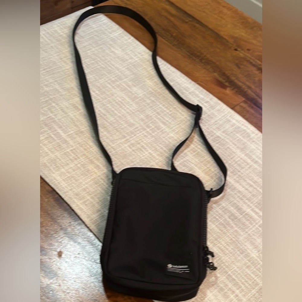 Lululemon bag